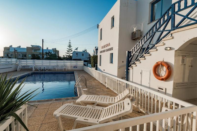 Central Gem - 10 Min Walk To The Sea, Harbor And Mall Apartment Paphos Luaran gambar