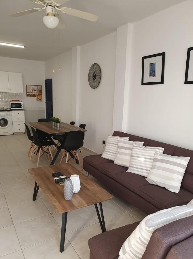 Central Gem - 10 Min Walk To The Sea, Harbor And Mall Apartment Paphos Luaran gambar
