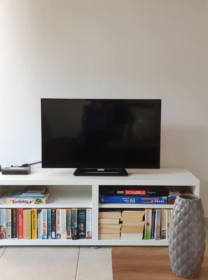 Central Gem - 10 Min Walk To The Sea, Harbor And Mall Apartment Paphos Luaran gambar