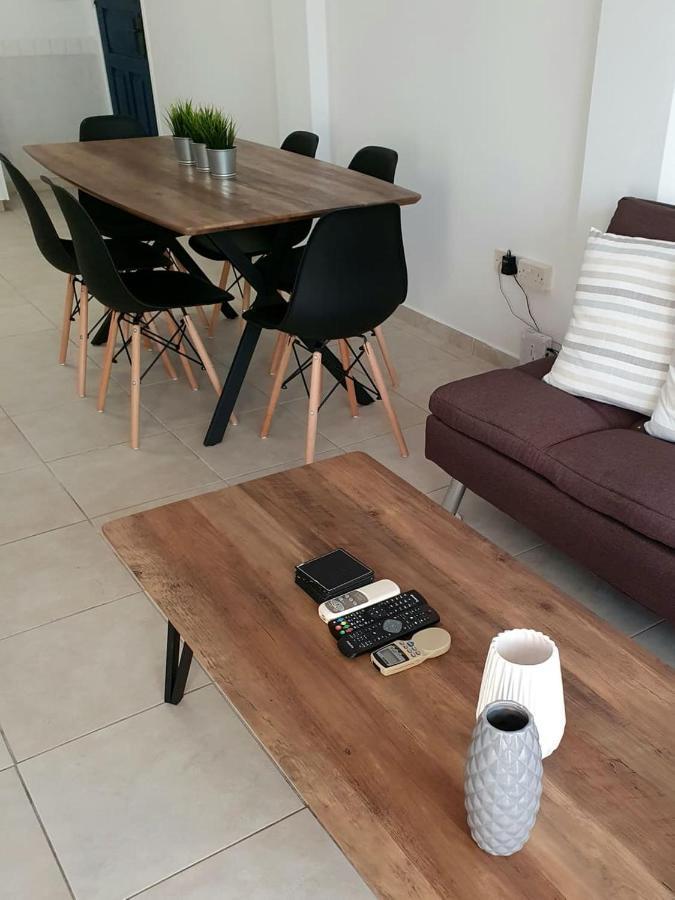 Central Gem - 10 Min Walk To The Sea, Harbor And Mall Apartment Paphos Luaran gambar