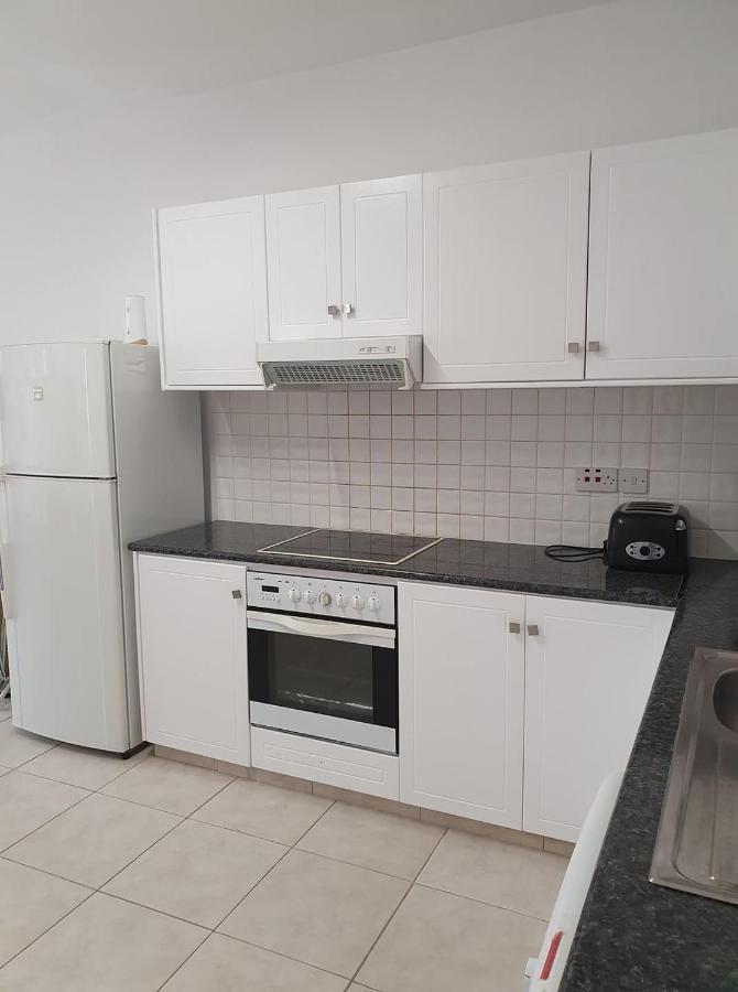Central Gem - 10 Min Walk To The Sea, Harbor And Mall Apartment Paphos Luaran gambar