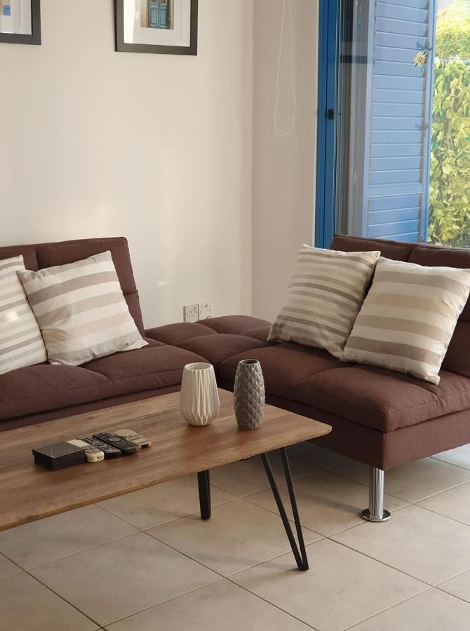 Central Gem - 10 Min Walk To The Sea, Harbor And Mall Apartment Paphos Luaran gambar
