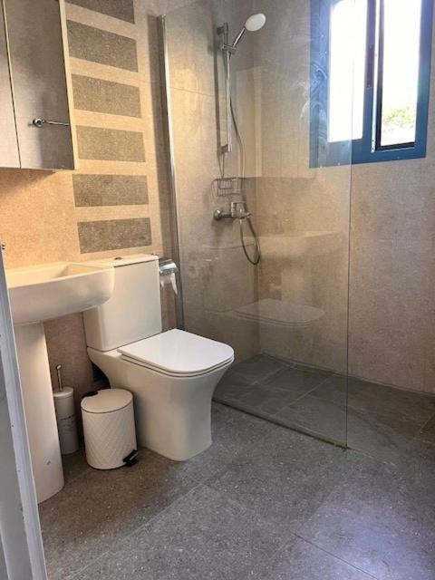 Central Gem - 10 Min Walk To The Sea, Harbor And Mall Apartment Paphos Luaran gambar