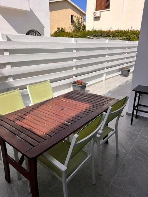 Central Gem - 10 Min Walk To The Sea, Harbor And Mall Apartment Paphos Luaran gambar
